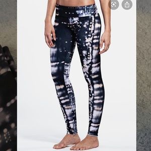 Onzie Skyline Leggings